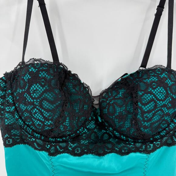 Frederick's of Hollywood Satin Lace Up Back Padded Chemise Women's Size Large - Picture 4 of 12